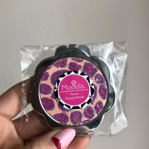 FREE W PURCHASE // Modella / Compact Mirror